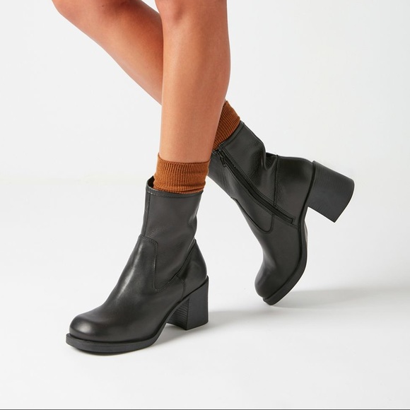 urban outfitters chunky boots